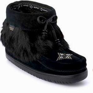 Manitobah Waterproof Keewatin half-mukluk in black Size 8 NWT